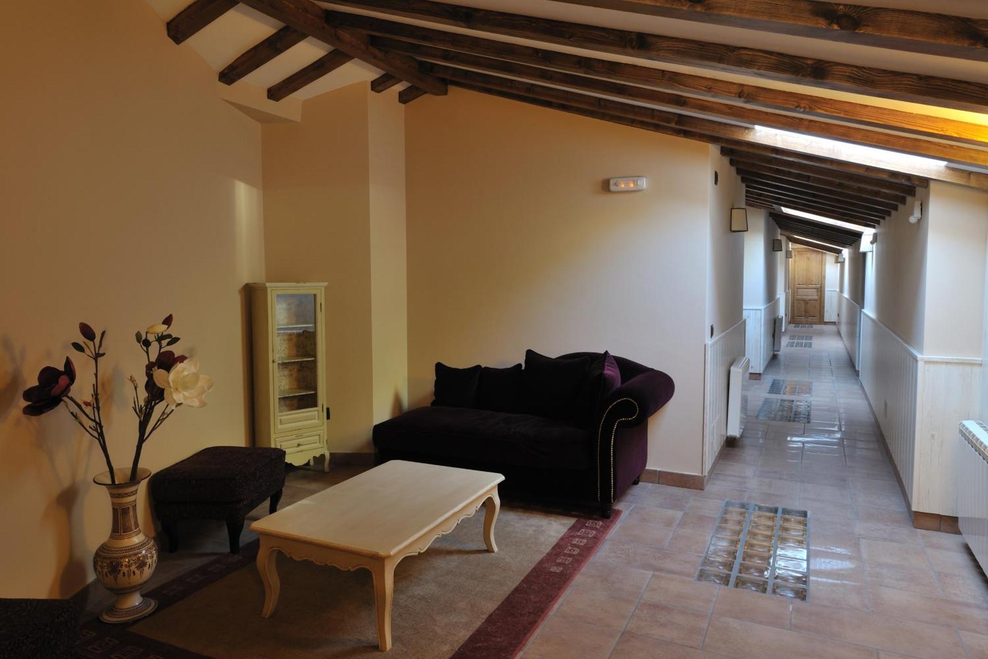 Hotel Rural Y Restaurante, Rinconcito De Gredos Куэвас-дель-Валье Экстерьер фото