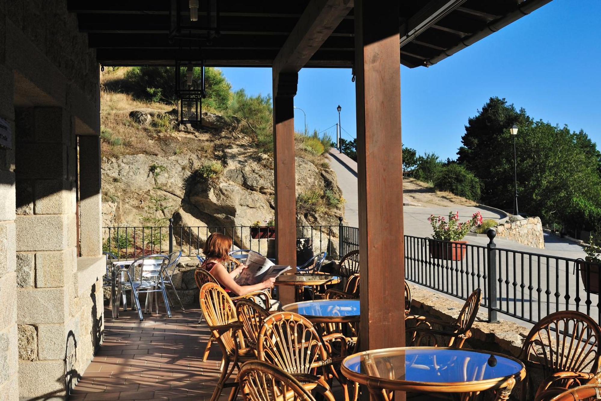 Hotel Rural Y Restaurante, Rinconcito De Gredos Куэвас-дель-Валье Экстерьер фото