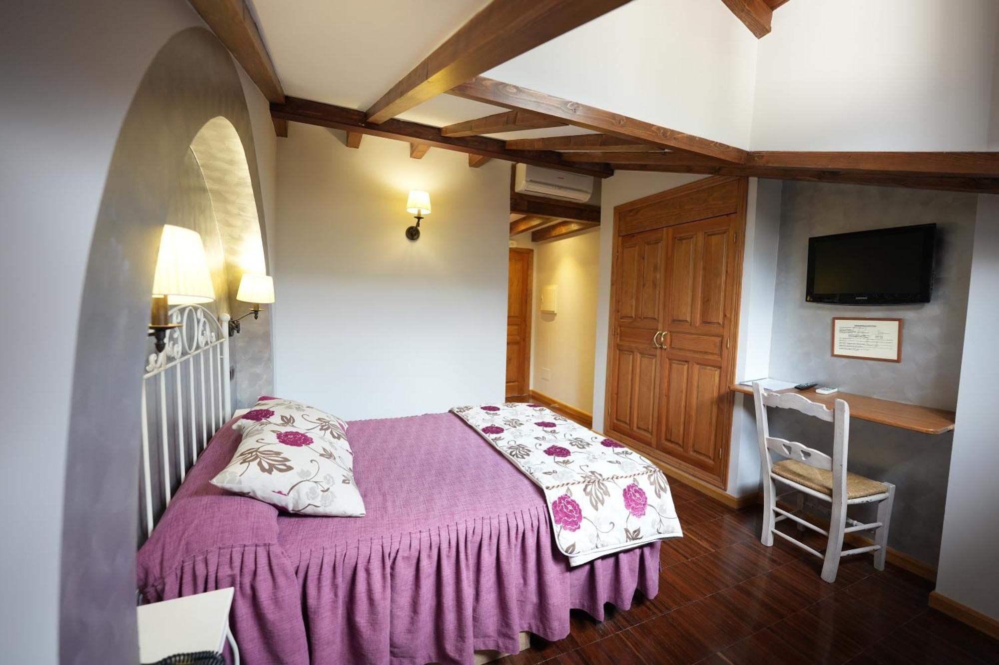Hotel Rural Y Restaurante, Rinconcito De Gredos Куэвас-дель-Валье Экстерьер фото