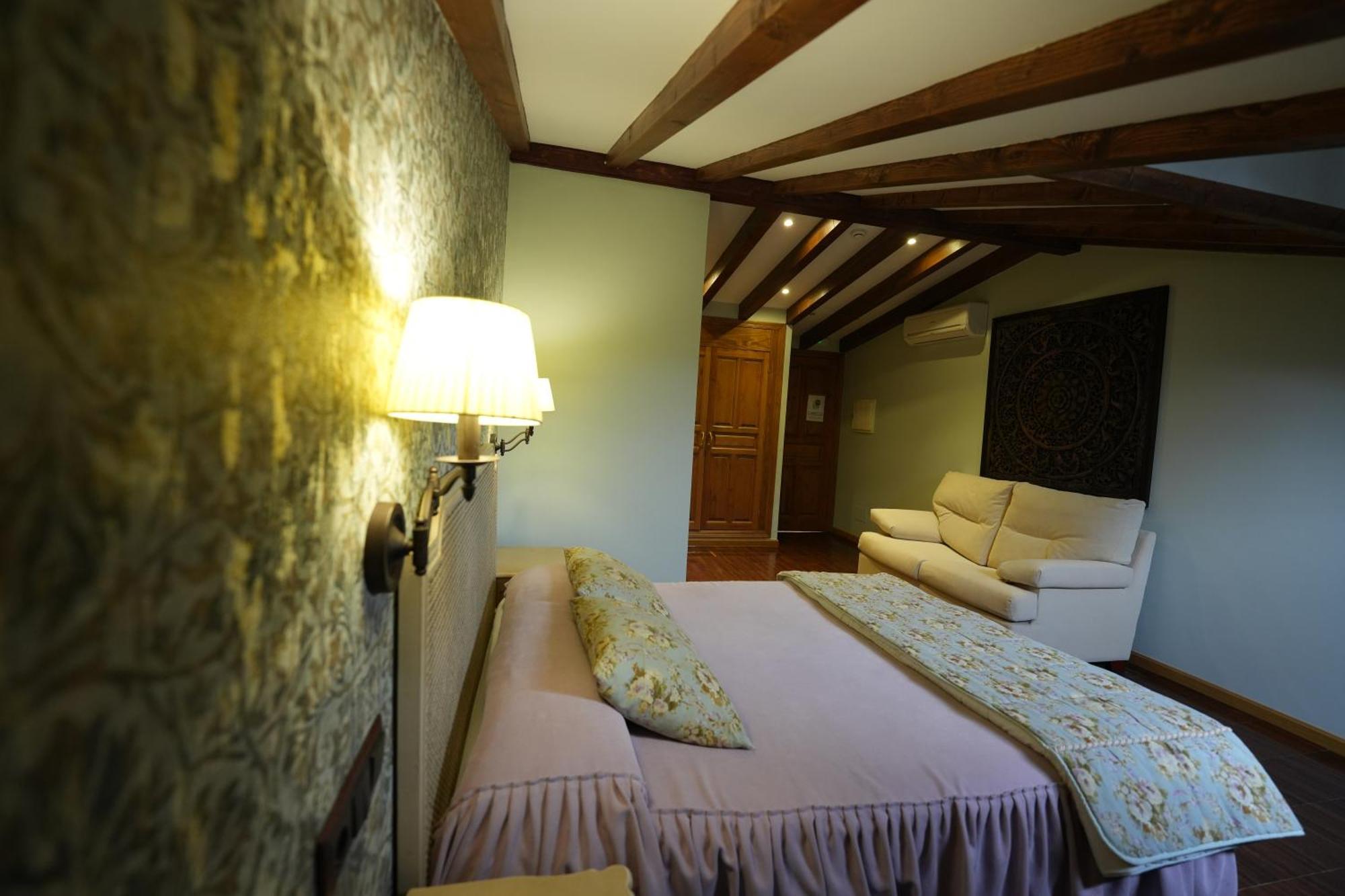 Hotel Rural Y Restaurante, Rinconcito De Gredos Куэвас-дель-Валье Экстерьер фото